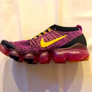 Nike tennis shoes vapor max